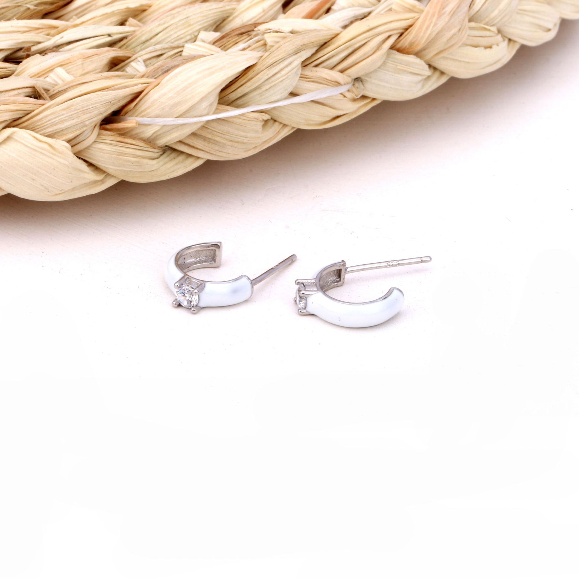 1 Pair Simple Style C Shape Epoxy Inlay Sterling Silver Gem Earrings display picture 5