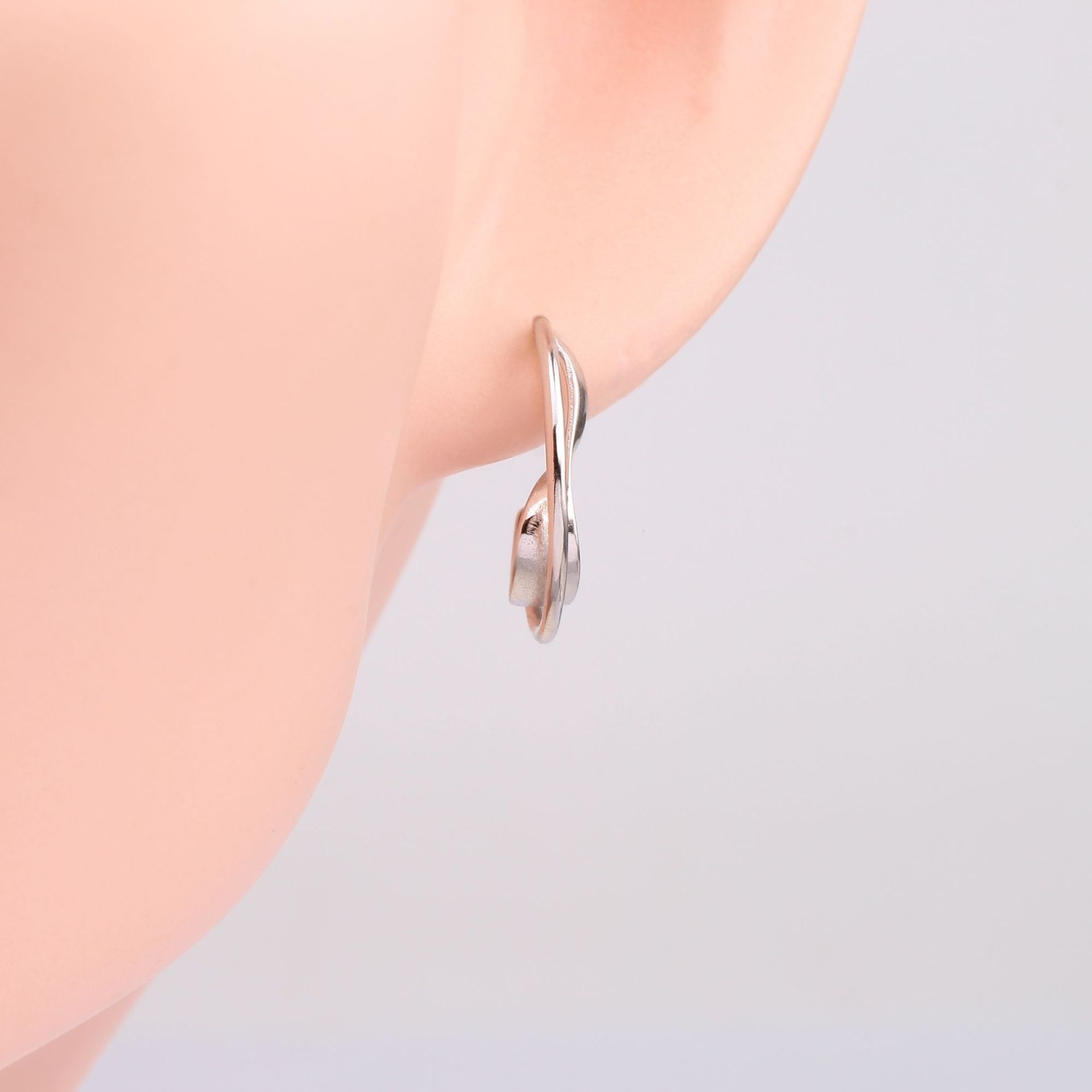 1 Pair Simple Style Solid Color Irregular Plating Pleated Sterling Silver Earrings display picture 6