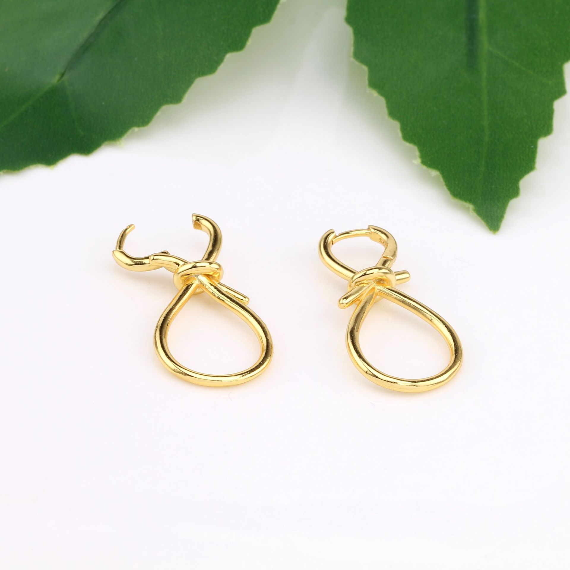 1 Pair Simple Style Solid Color Plating Sterling Silver Earrings display picture 13