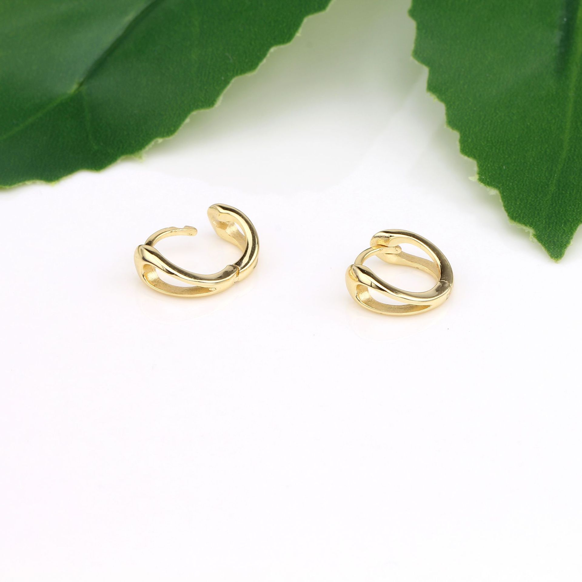 1 Pair Simple Style Round Plating Sterling Silver Earrings display picture 11
