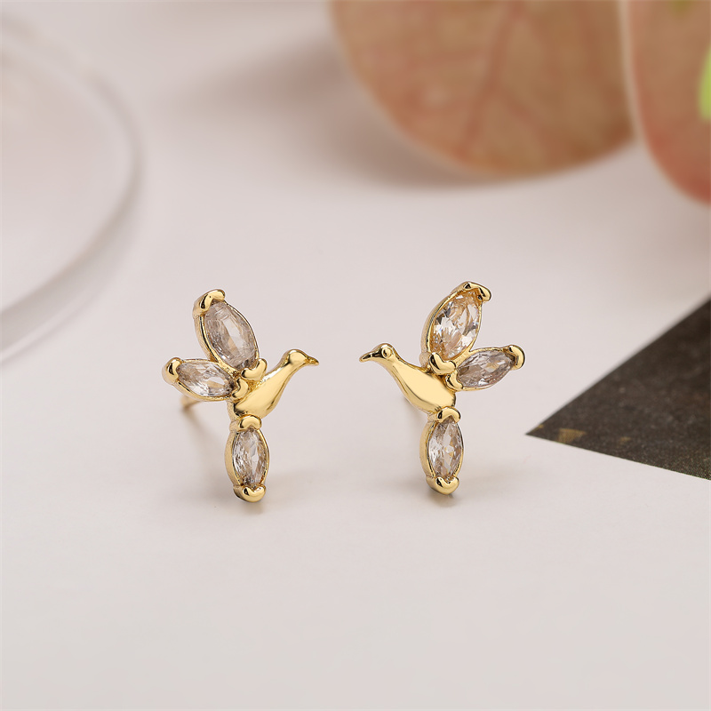 1 Pair Elegant Streetwear Water Droplets Snake Plating Inlay Copper Zircon Gold Plated Ear Studs display picture 8
