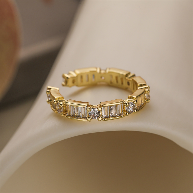 Luxuriös Herzform Kupfer Überzug Inlay Zirkon Vergoldet Offener Ring display picture 4
