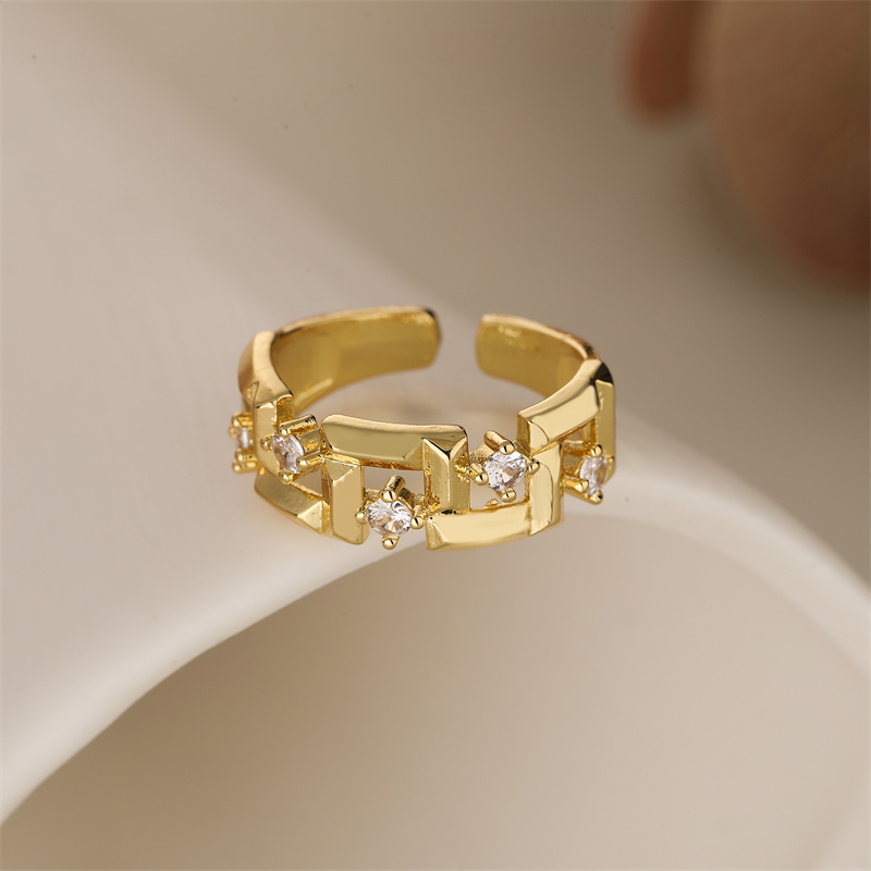 Luxuriös Irregulär Kupfer Überzug Inlay Zirkon Vergoldet Offener Ring display picture 3