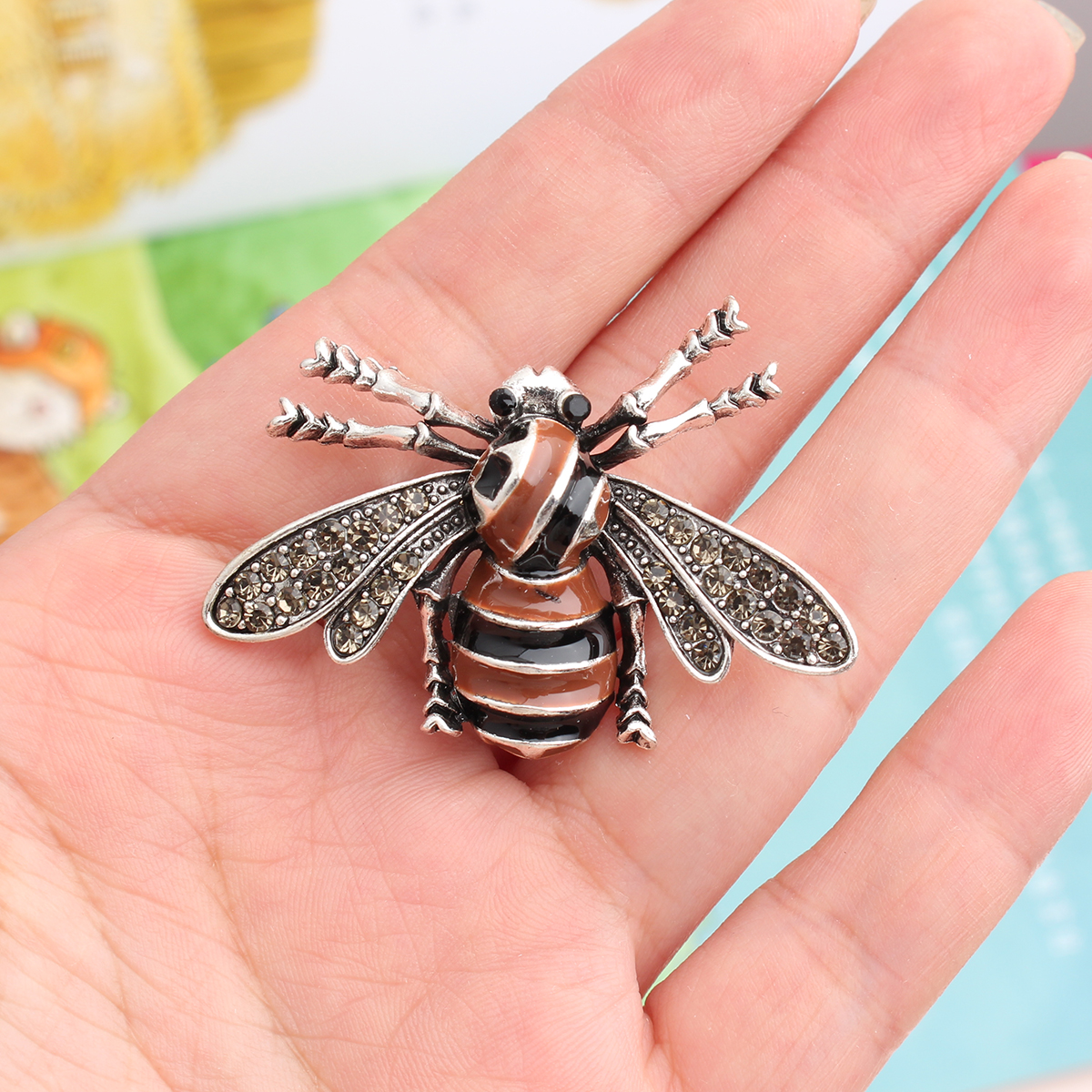 Cute Bee Alloy Asymmetrical Rhinestones Women's Brooches display picture 4