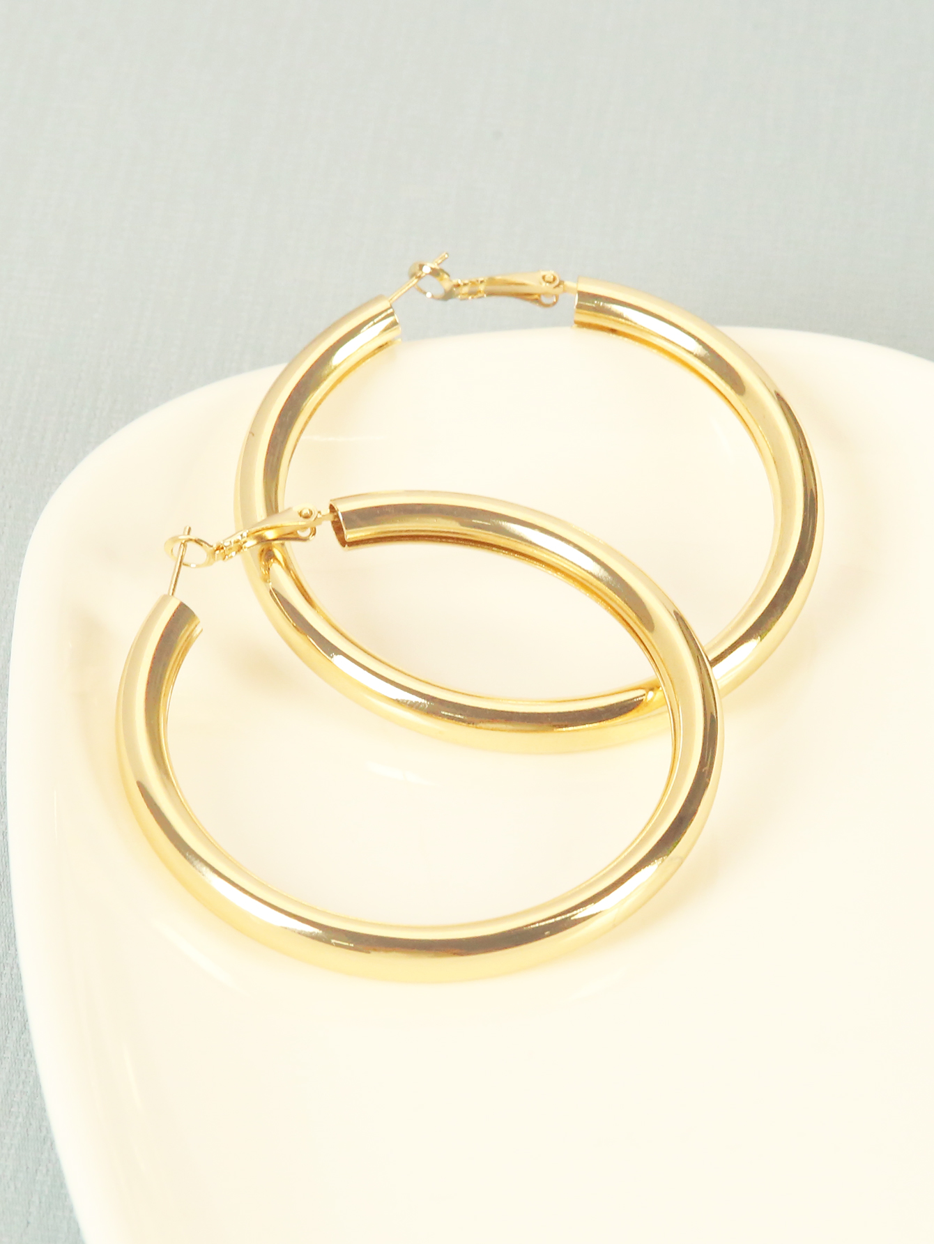 Wholesale Jewelry Ig Style Circle Alloy Hoop Earrings display picture 1