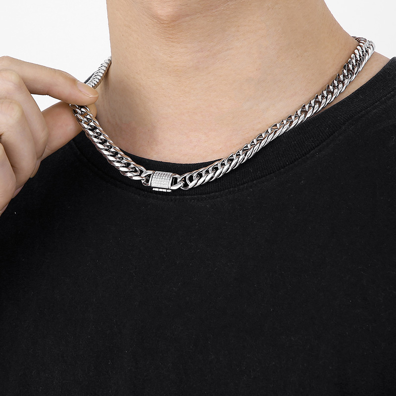 Acero Inoxidable Chapados en oro de 18k Hip Hop Enchapado Embutido Cerrar Con Llave Diamante Artificial Collar display picture 3