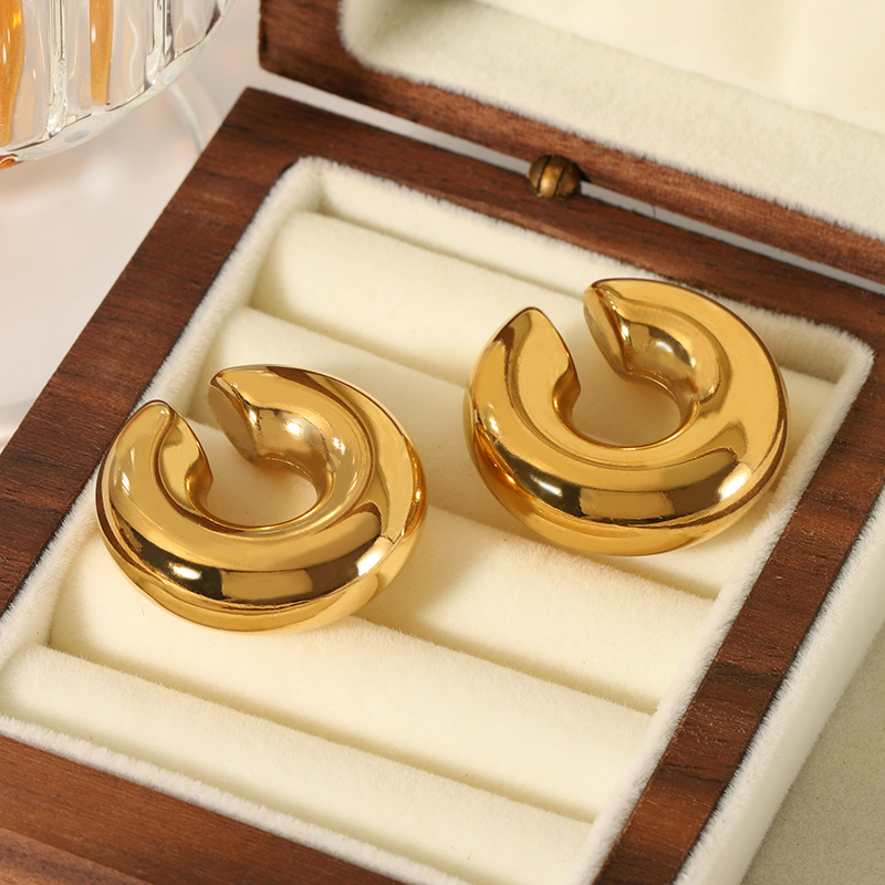 1 Pair Vintage Style Solid Color Plating 304 Stainless Steel 18K Gold Plated Hoop Earrings display picture 3