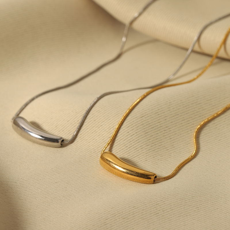 Edelstahl 304 18 Karat Vergoldet Elegant Vintage-Stil Überzug Einfarbig Halskette Mit Anhänger display picture 3