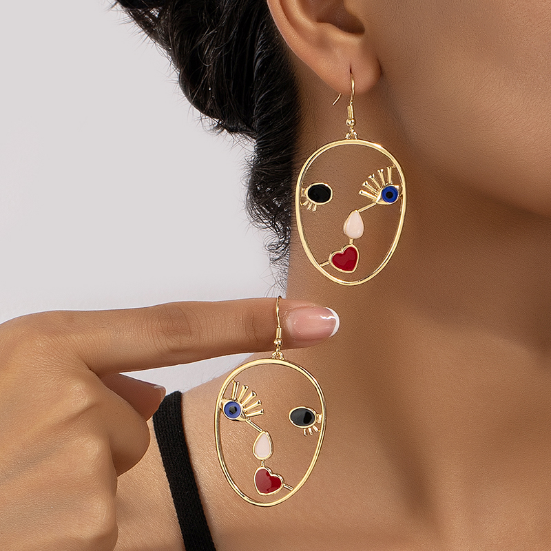 1 Pair Retro Human Face Plating Alloy Gold Plated Drop Earrings display picture 1