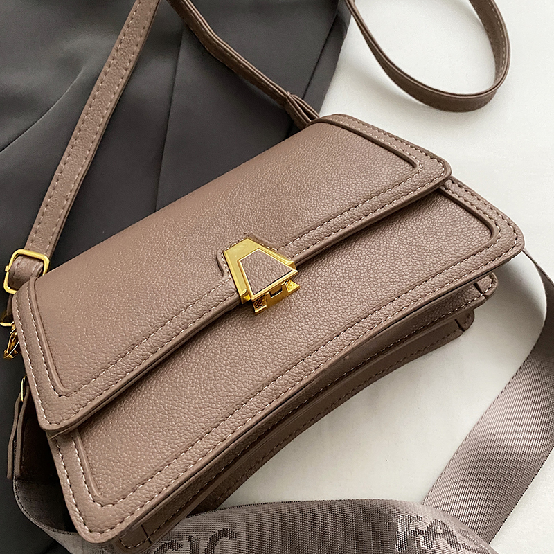 Women's All Seasons Pu Leather Solid Color Elegant Vacation Sewing Thread Square Zipper Shoulder Bag display picture 3