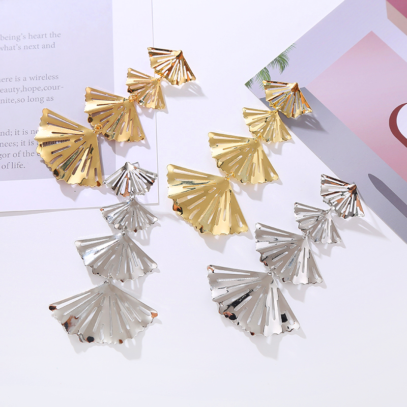 1 Piece Elegant Luxurious Sector Plating Metal Alloy Gold Plated Silver Plated Drop Earrings display picture 2