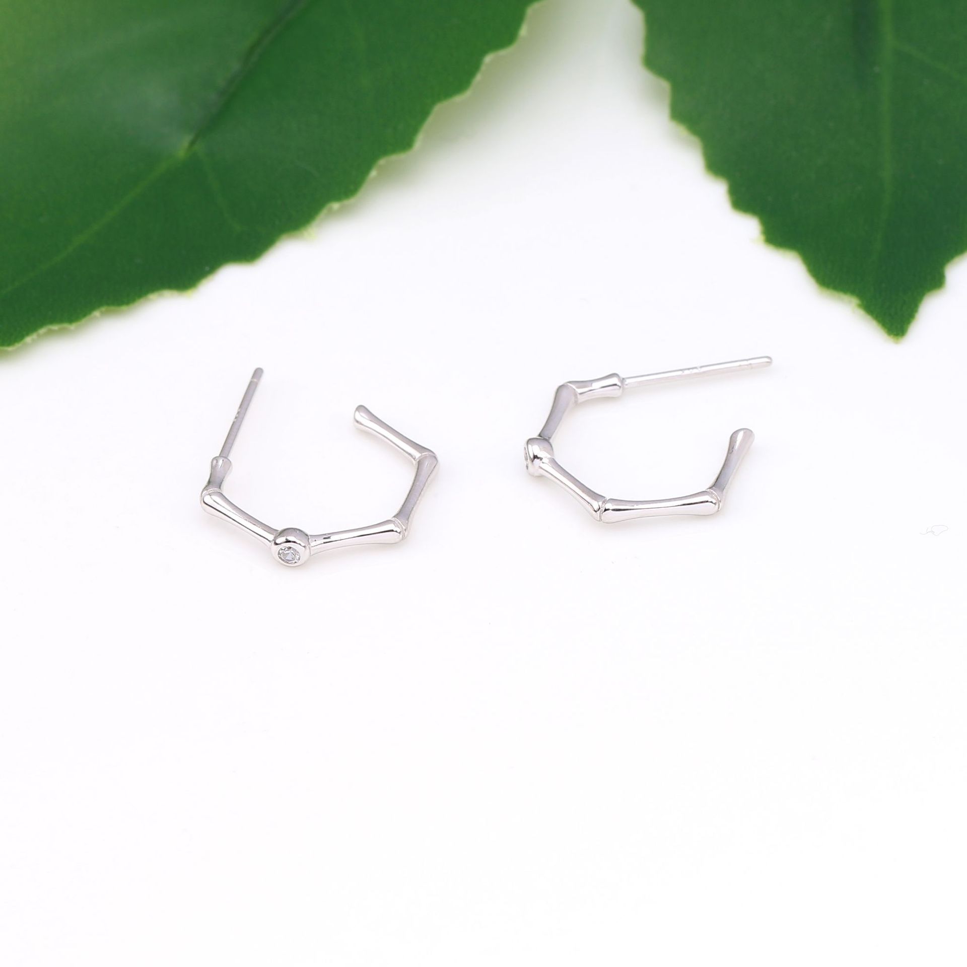 1 Pair Simple Style Solid Color Inlay Sterling Silver Zircon Ear Studs display picture 6