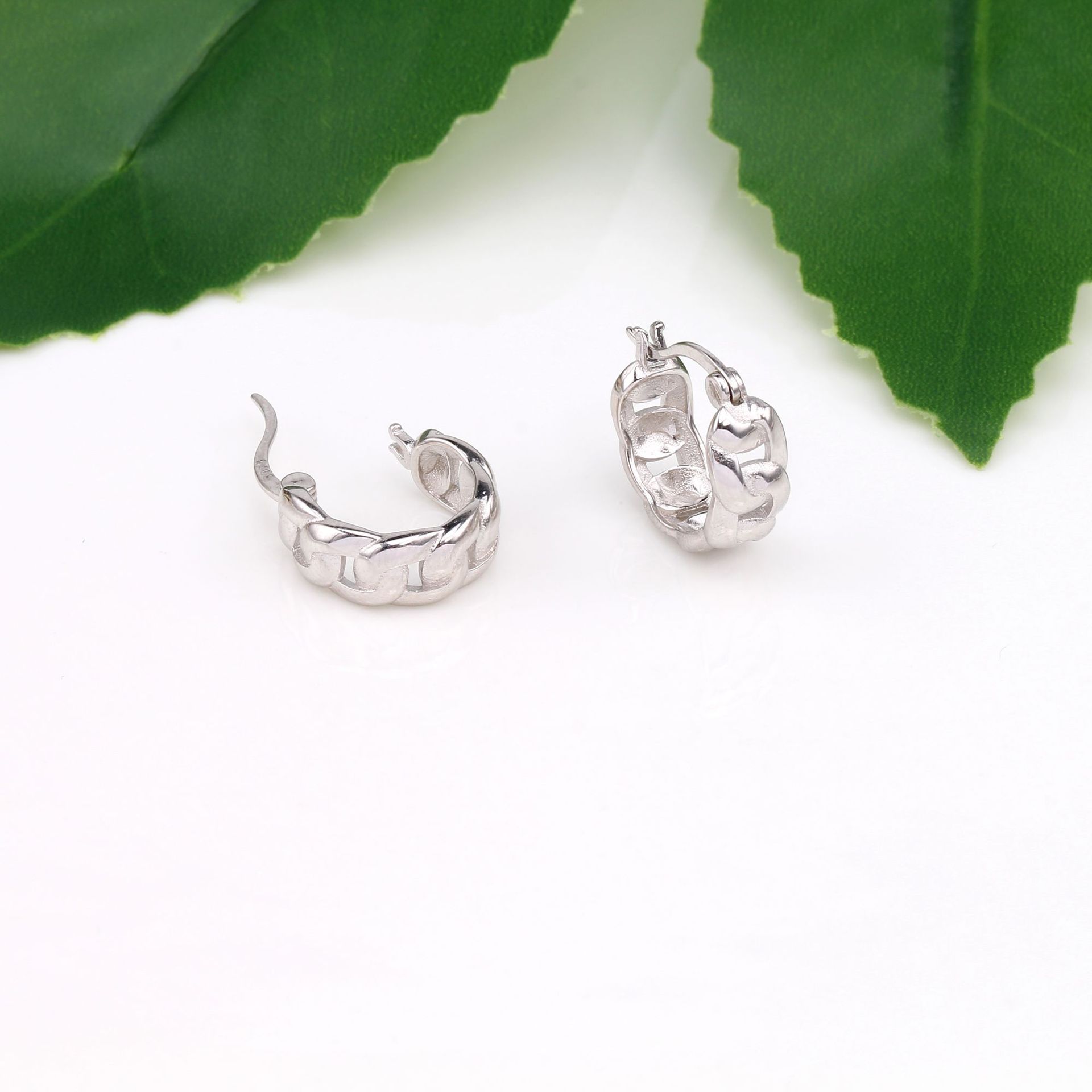 1 Pair Simple Style Solid Color Plating Sterling Silver Gold Plated Ear Studs display picture 10