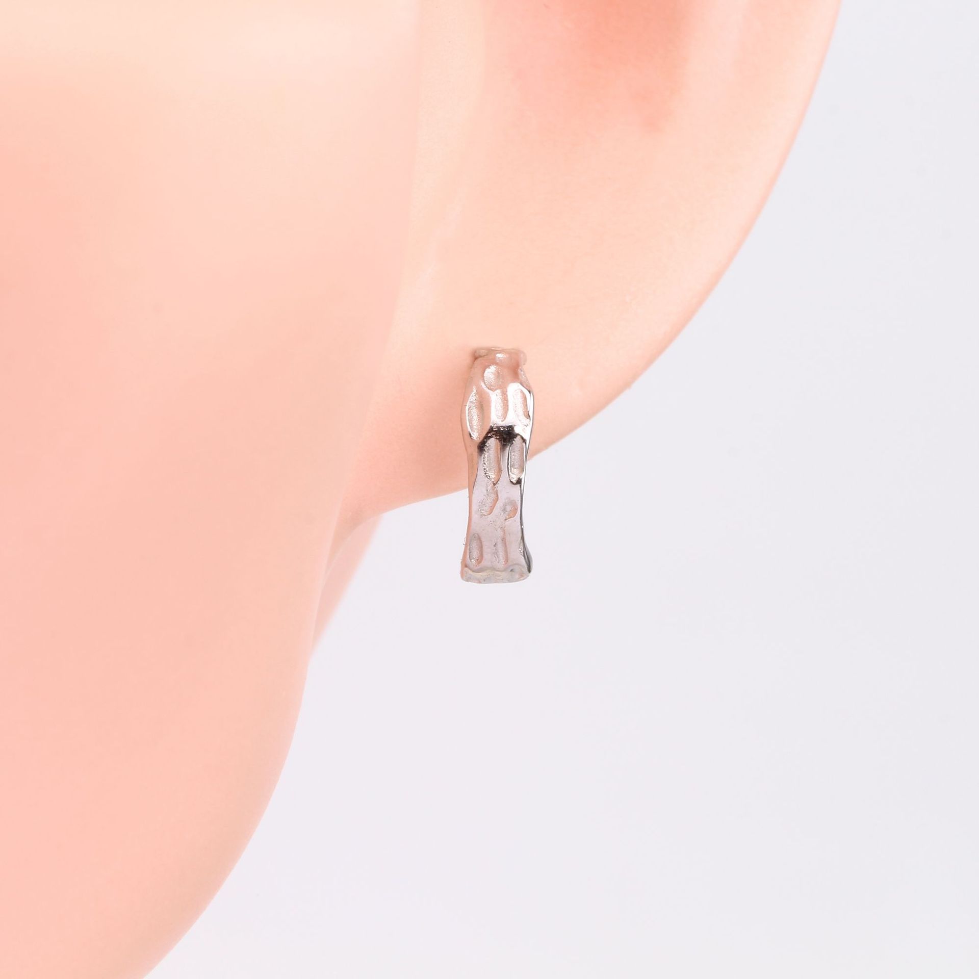 1 Paire Style Simple Couleur Unie Placage Plissé Argent Sterling Plaqué Or Boucles D'oreilles display picture 6