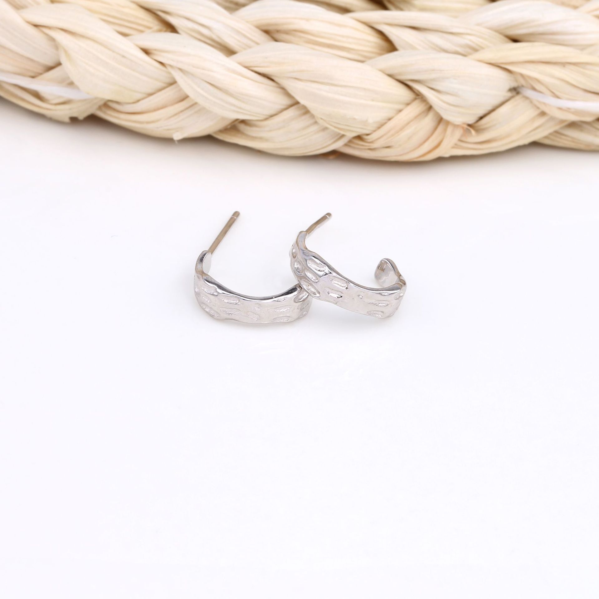 1 Pair Simple Style Solid Color Plating Pleated Sterling Silver Gold Plated Ear Studs display picture 8