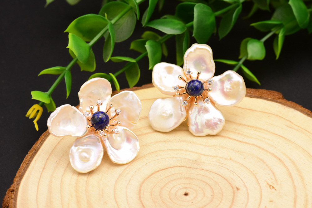 1 Pair Retro Flower Plating Inlay Sterling Silver Copper Freshwater Pearl Gold Plated Ear Studs display picture 2