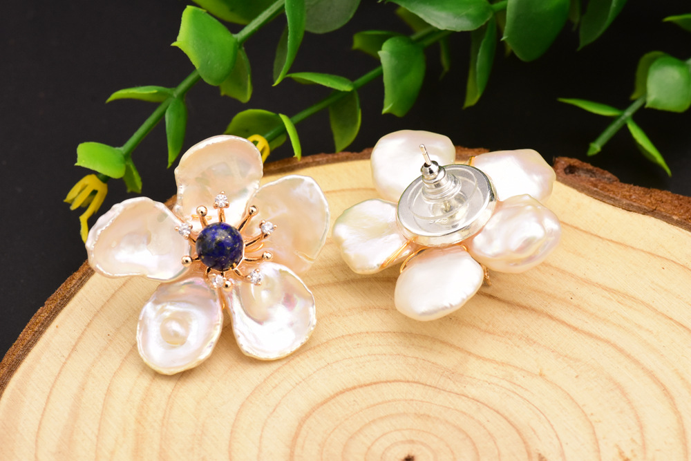 1 Pair Retro Flower Plating Inlay Sterling Silver Copper Freshwater Pearl Gold Plated Ear Studs display picture 4