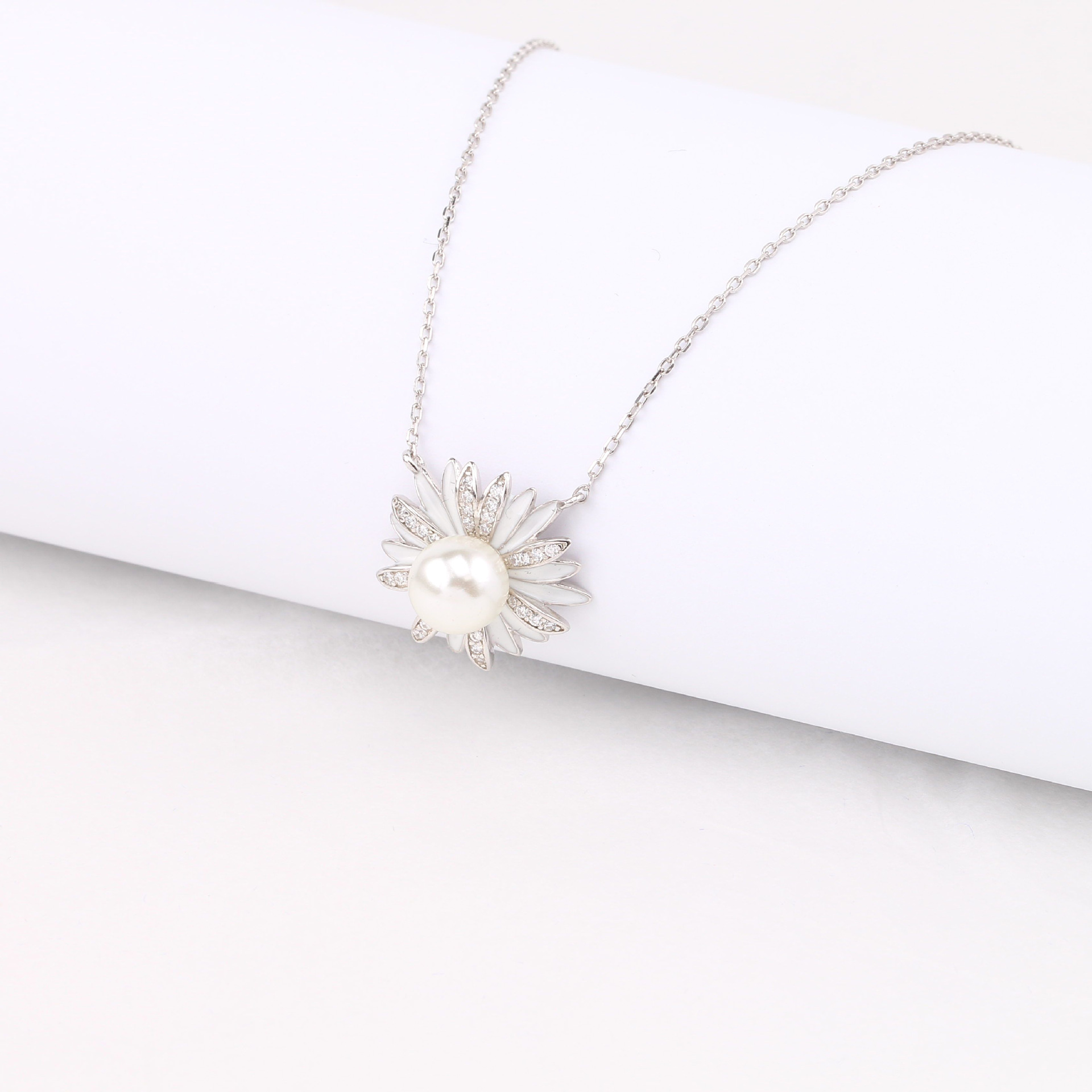 Sweet Flower Sterling Silver Zircon Pendant Necklace In Bulk display picture 8