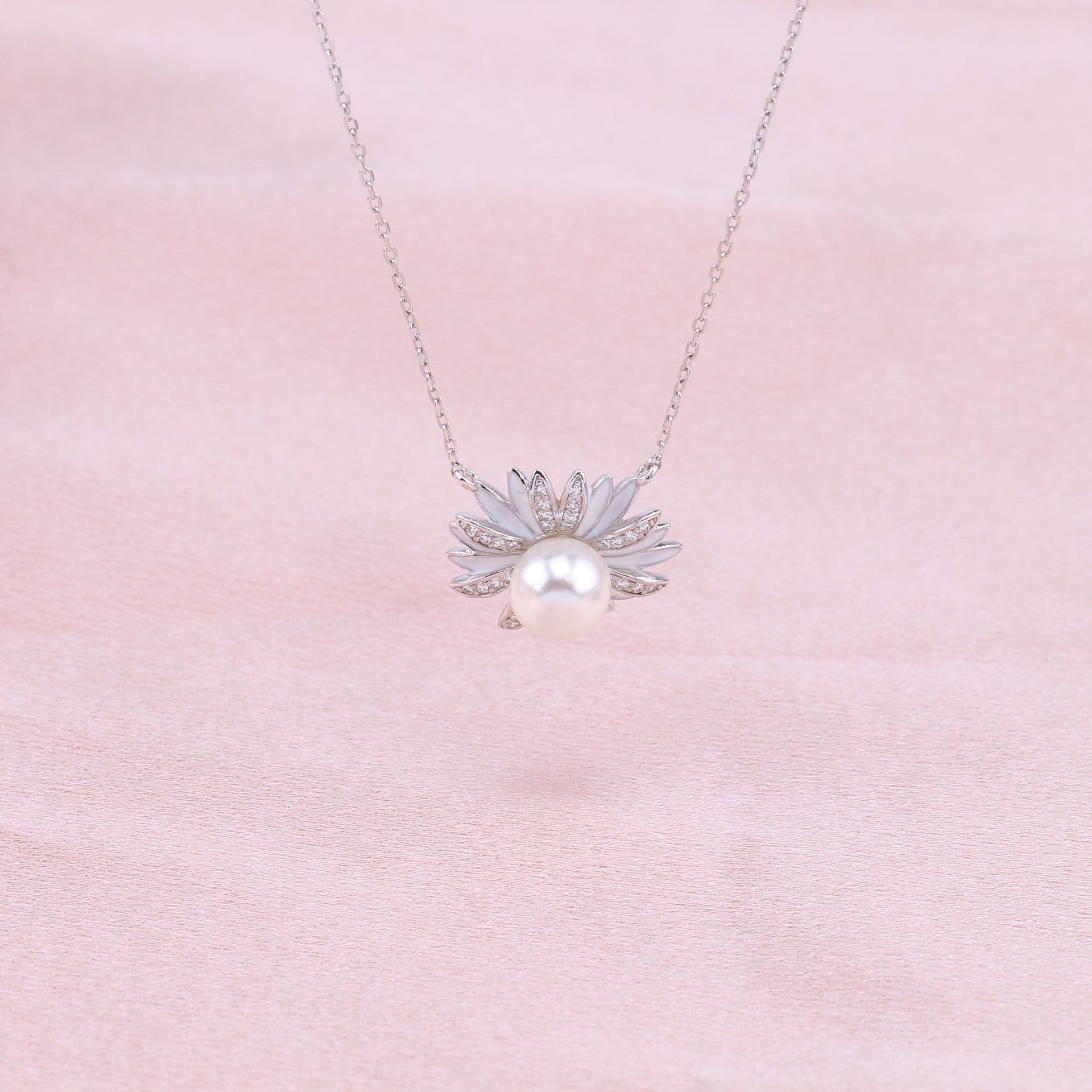 Sweet Flower Sterling Silver Zircon Pendant Necklace In Bulk display picture 10