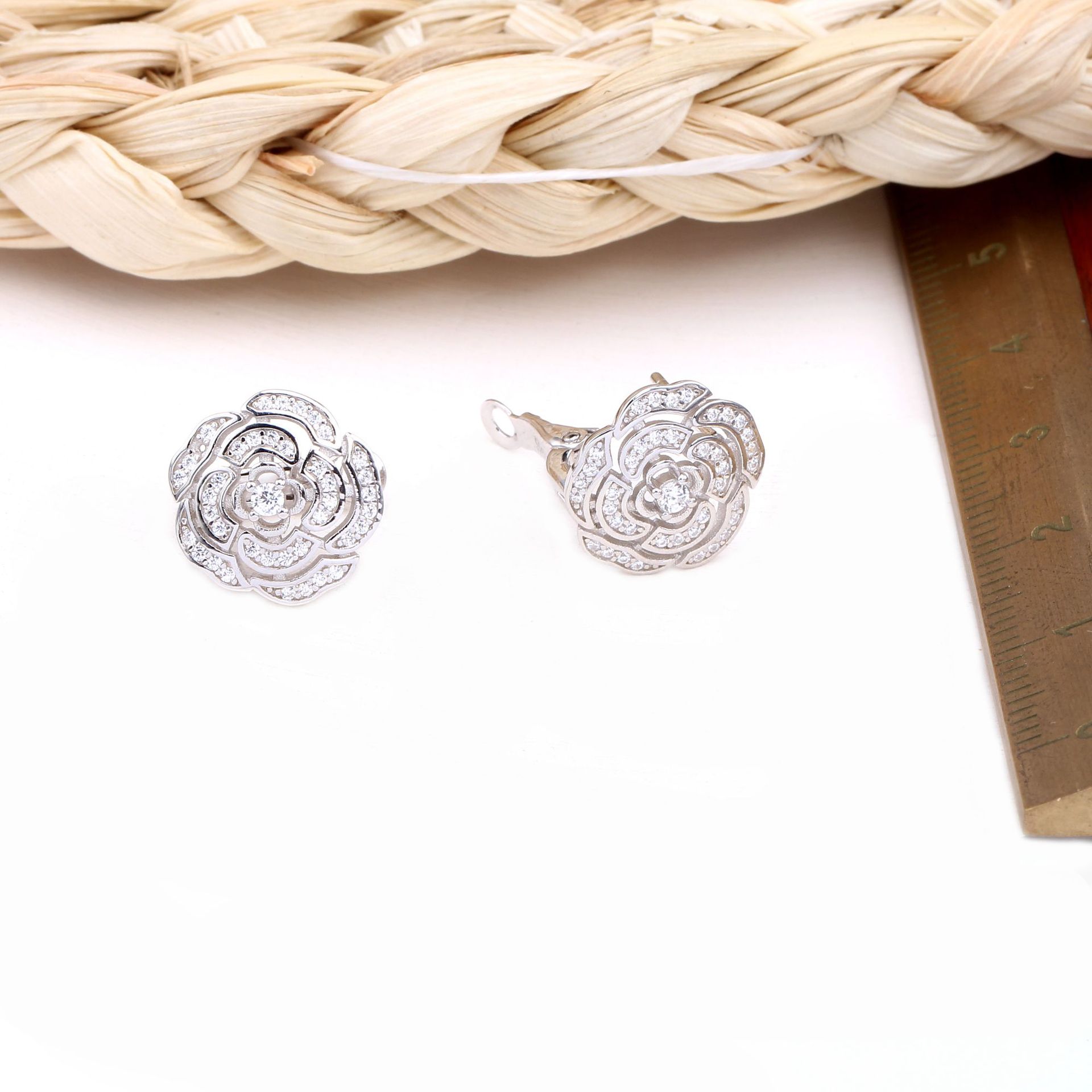 1 Pair Simple Style Flower Inlay Sterling Silver Gem Ear Studs display picture 10