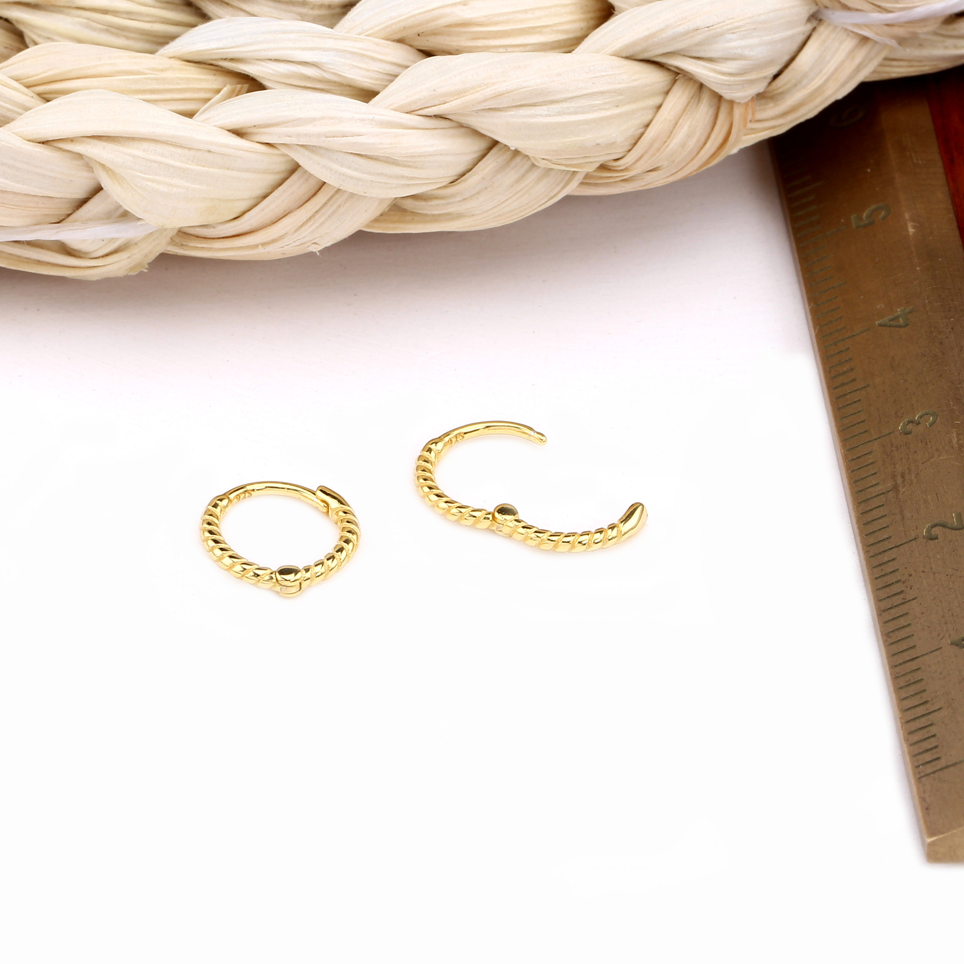 1 Paar Einfacher Stil Einfarbig Überzug Sterling Silber Vergoldet Ohrringe display picture 5