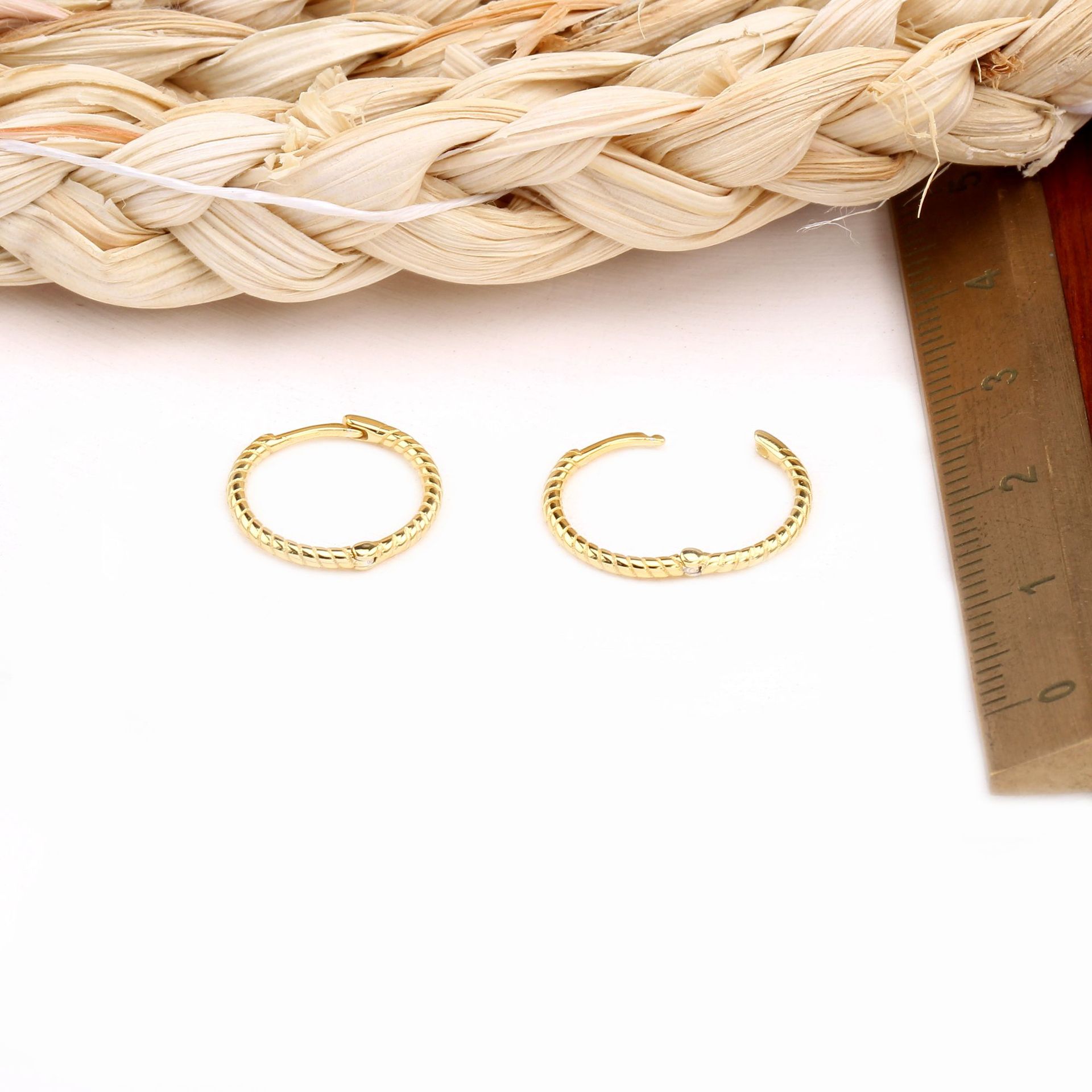 1 Pair Simple Style Solid Color Plating Sterling Silver Gold Plated Earrings display picture 15