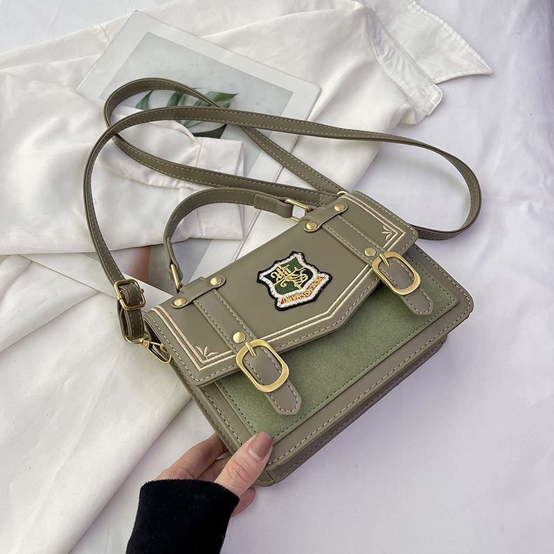 Women's All Seasons Pu Leather Solid Color Streetwear Sewing Thread Square Magnetic Buckle Shoulder Bag Handbag Messenger Bag display picture 1