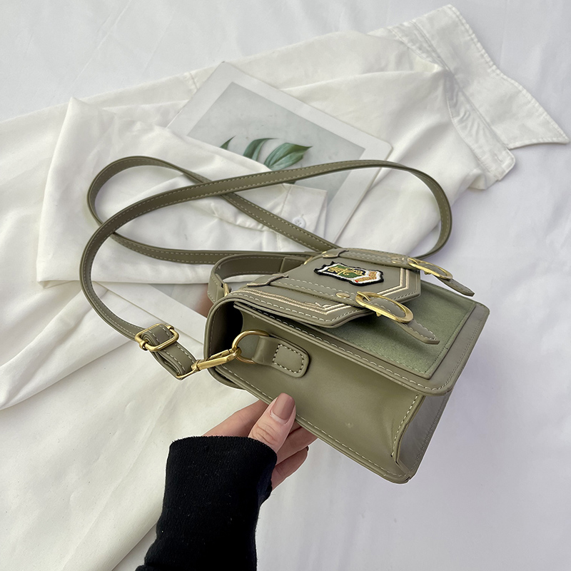Women's All Seasons Pu Leather Solid Color Streetwear Sewing Thread Square Magnetic Buckle Shoulder Bag Handbag Messenger Bag display picture 3