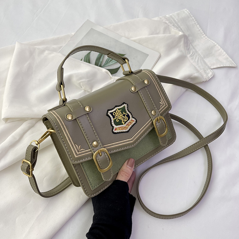 Women's All Seasons Pu Leather Solid Color Streetwear Sewing Thread Square Magnetic Buckle Shoulder Bag Handbag Messenger Bag display picture 9