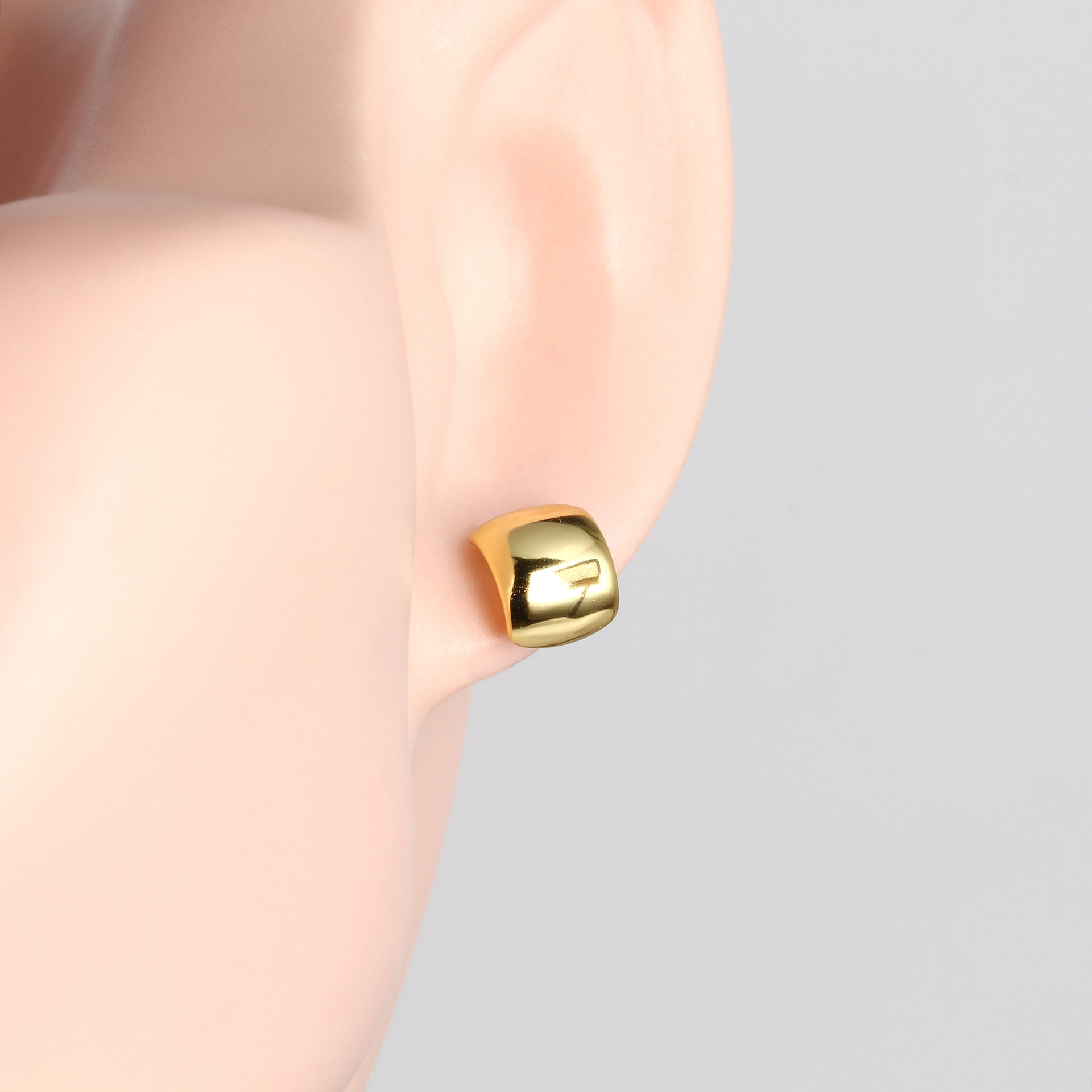 1 Paire Style Simple Forme En U Couleur Unie Placage Argent Sterling Boucles D'oreilles display picture 5