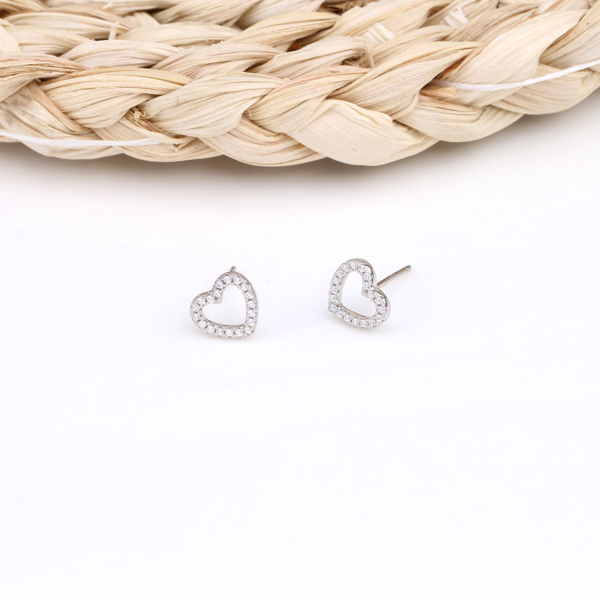 1 Pair Sweet Heart Shape Inlay Sterling Silver Zircon Ear Studs display picture 8