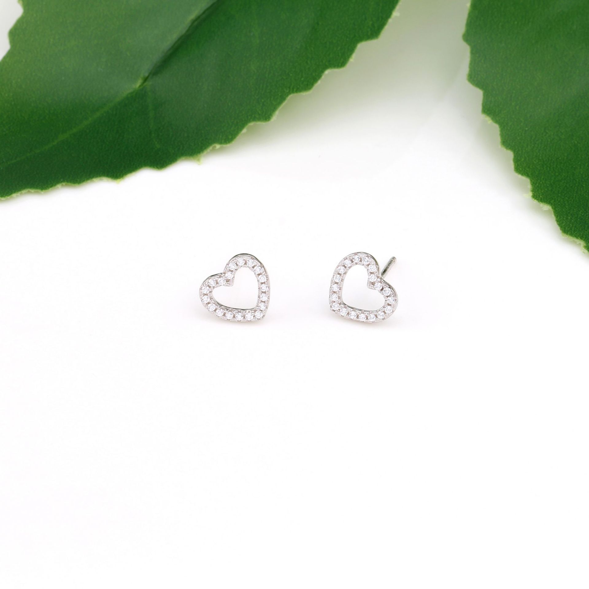1 Pair Sweet Heart Shape Inlay Sterling Silver Zircon Ear Studs display picture 10