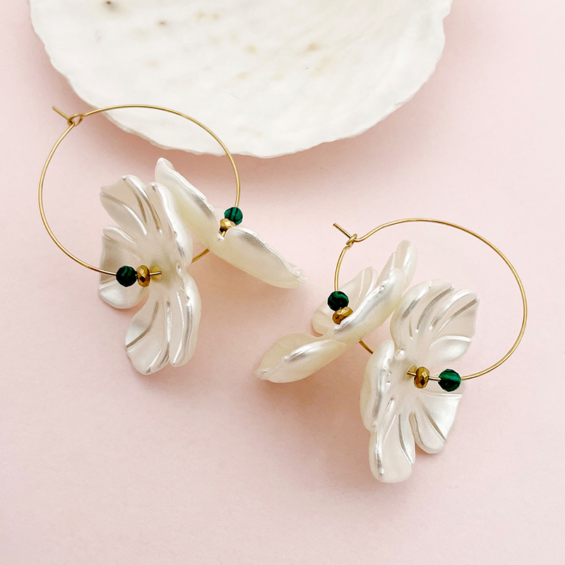 1 Pair Casual Commute Flower Plating 304 Stainless Steel Shell Natural Stone Crystal Gold Plated Earrings display picture 2