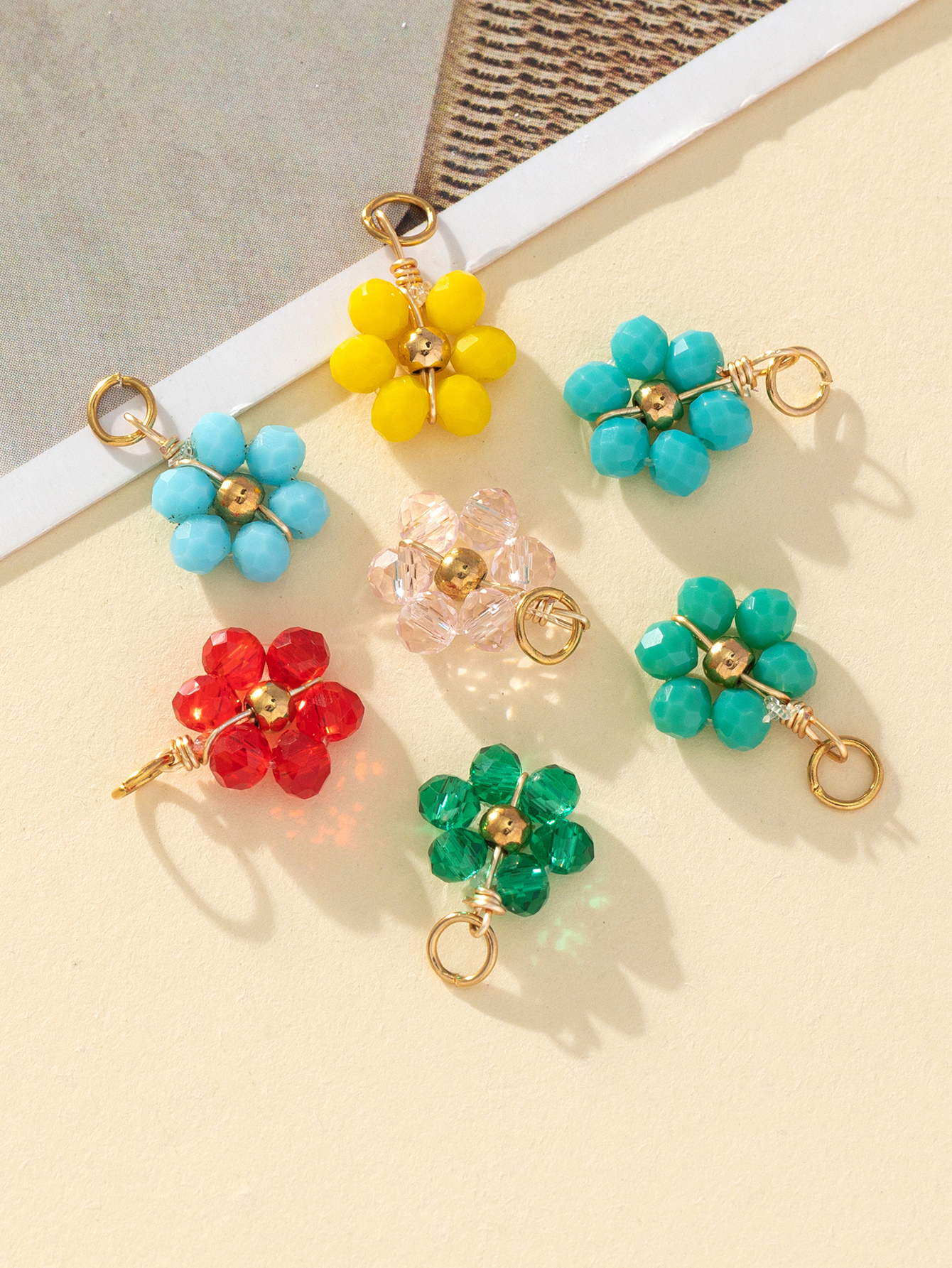 Simple Style Petal Plastic Beaded Charms display picture 9