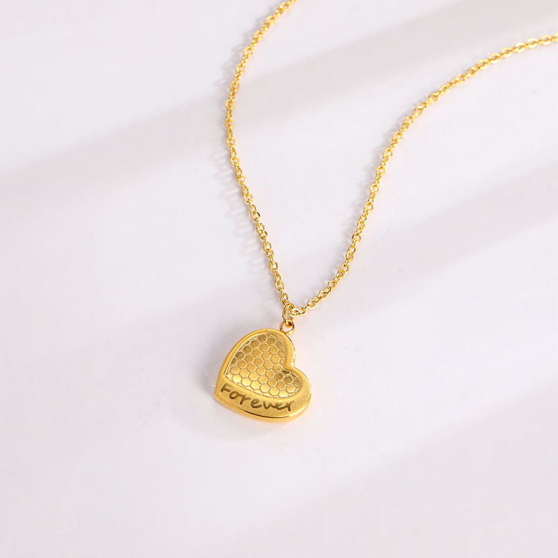 Simple Style Heart Shape Solid Color Titanium Steel Plating 18k Gold Plated Pendant Necklace display picture 2