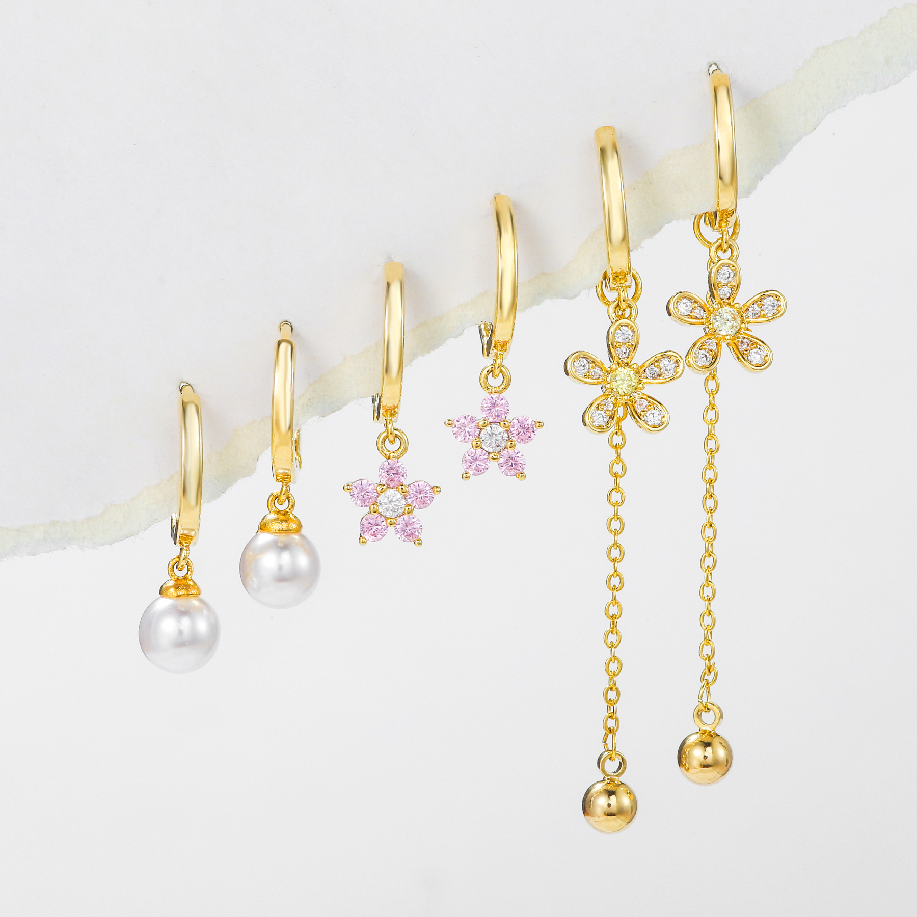 1 Set Elegant Simple Style Tassel Pearl Flower Plating Inlay Brass Zircon 18k Gold Plated Earrings display picture 1