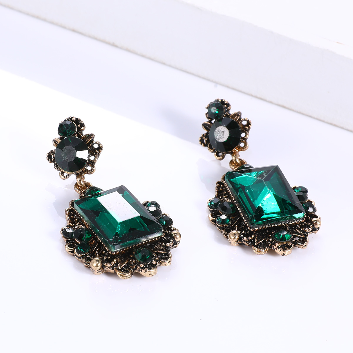 Wholesale Jewelry Ig Style Exaggerated Square Alloy Glass Inlay Ear Studs display picture 2