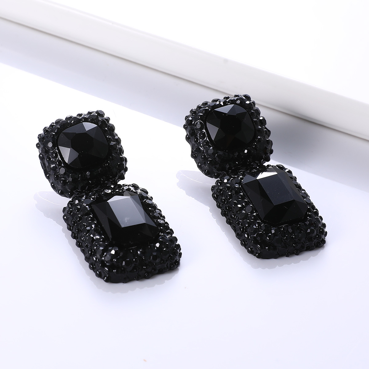 1 Pair Retro Square Inlay Alloy Glass Ear Studs display picture 1