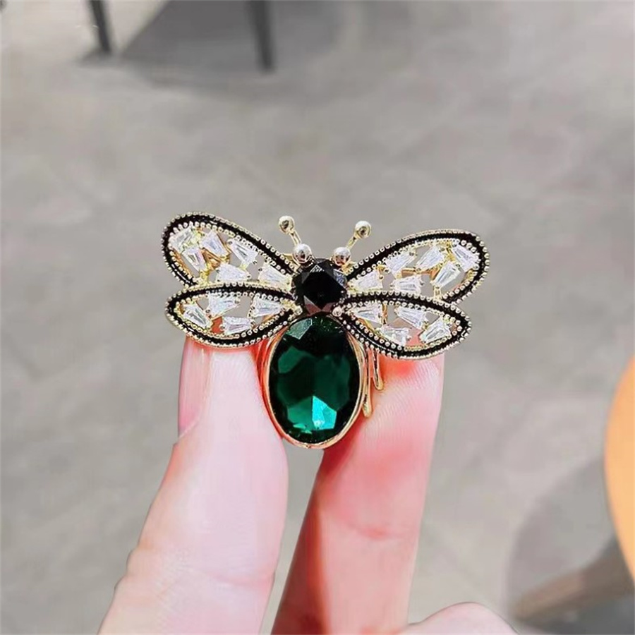 Vintage Style Bee Alloy Women's Brooches 1 Piece display picture 7