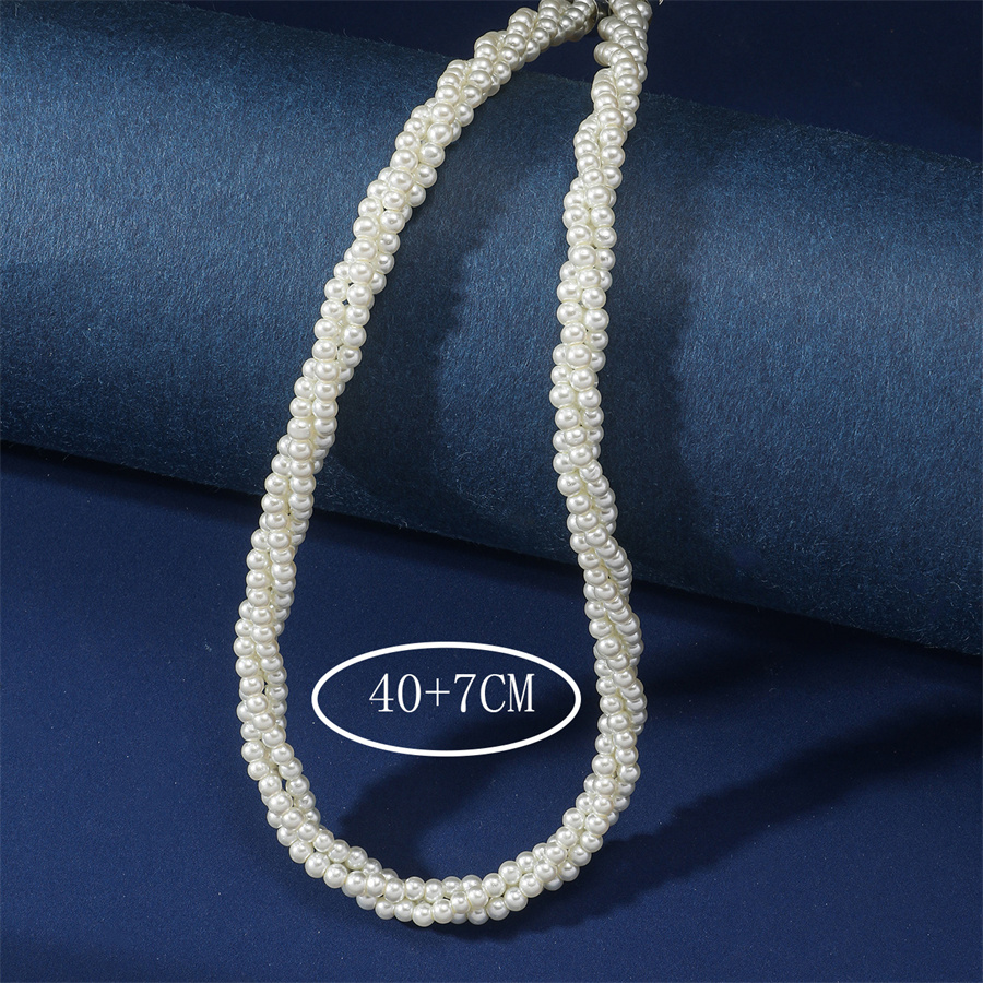 Elegant Solid Color Imitation Pearl Women's Necklace display picture 7