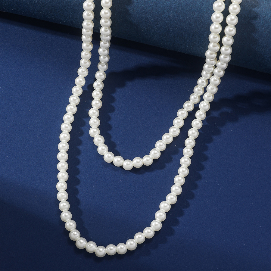 Elegant Lady Solid Color Imitation Pearl Women's Necklace display picture 3