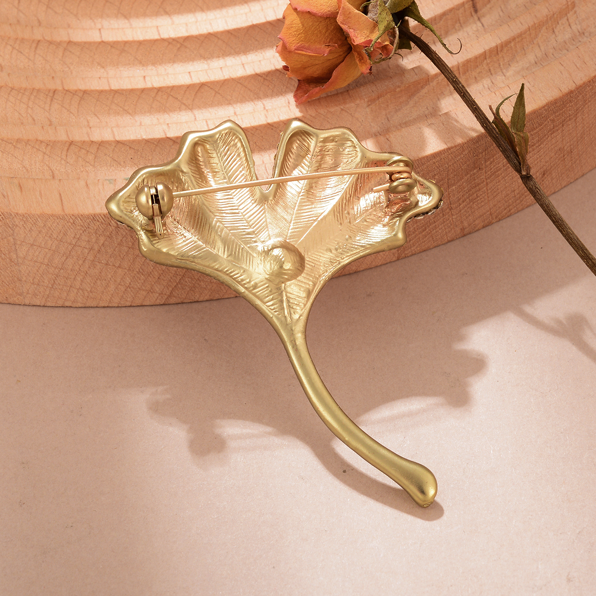 Elegant Glam Krone Feder Blume Kupfer Überzug Inlay Künstliche Perlen Zirkon Frau Broschen 1 Stück display picture 12