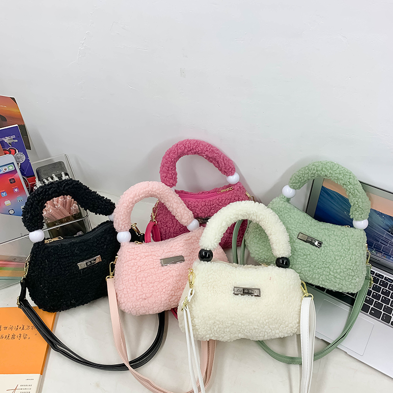 Women's Plush Solid Color Cute Classic Style Sewing Thread Square Zipper Handbag display picture 9