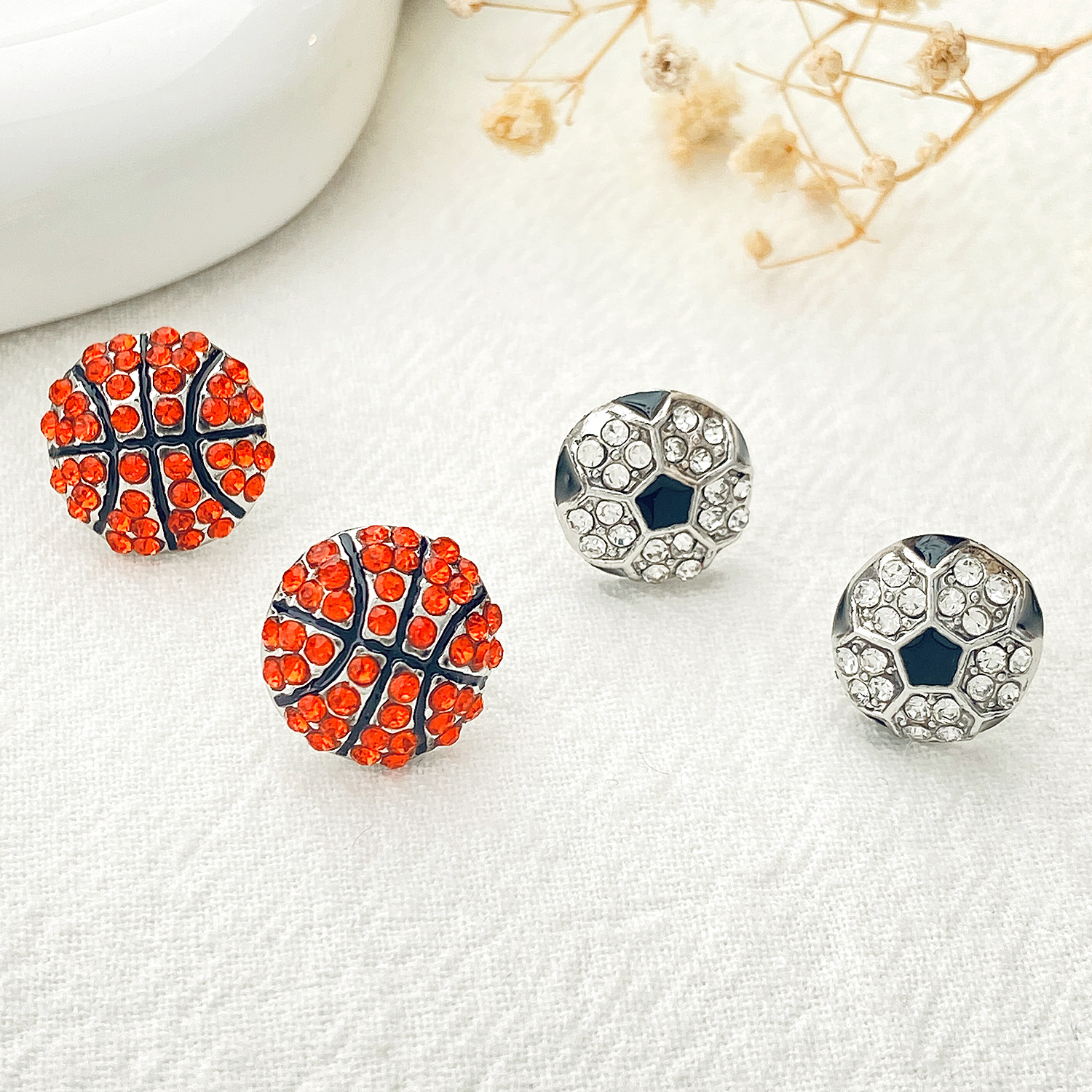 1 Pair Streetwear Sports Basketball Football Inlay Alloy Artificial Diamond Ear Studs display picture 4
