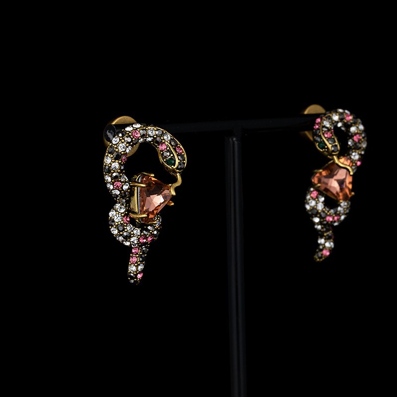 1 Paire Rétro Brillant Serpent Placage Incruster Le Cuivre Strass Plaqué Or 18k Boucles D'oreilles display picture 2