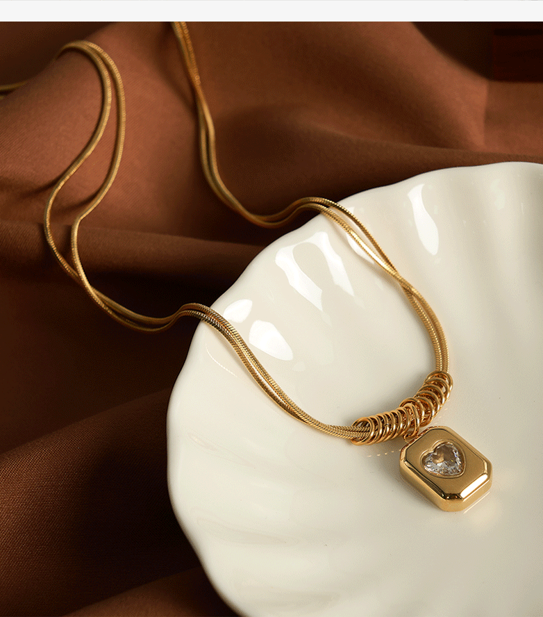 Vintage-stil Einfacher Stil Herzform Titan Stahl 18 Karat Vergoldet Halskette Mit Anhänger display picture 2