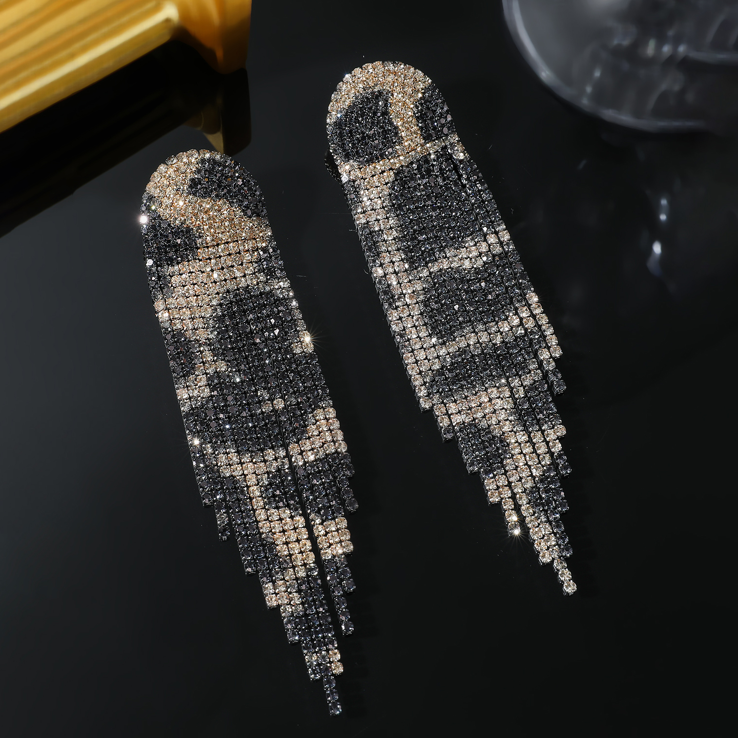 1 Pair Glam Shiny Tassel Plating Inlay Alloy Rhinestones Silver Plated Drop Earrings display picture 9