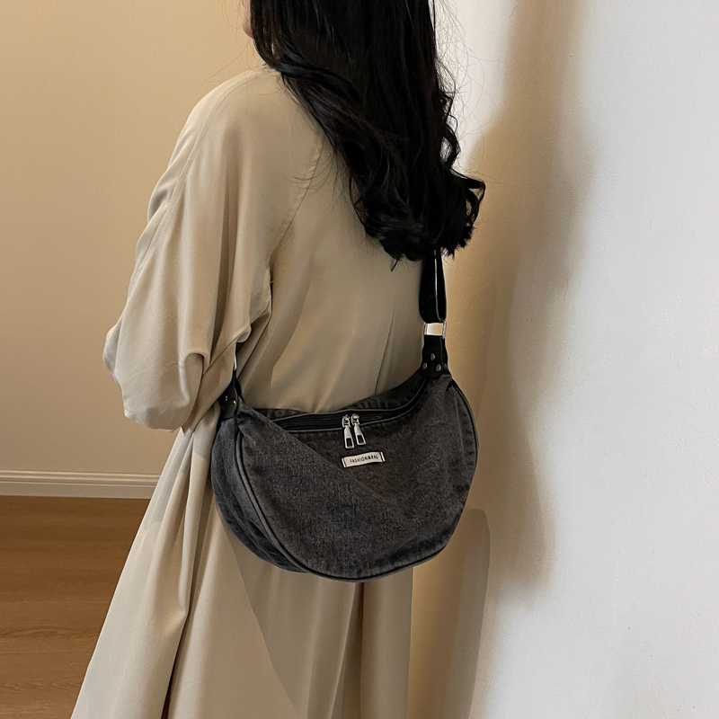 Women's Denim Solid Color Classic Style Square Zipper Shoulder Bag display picture 18