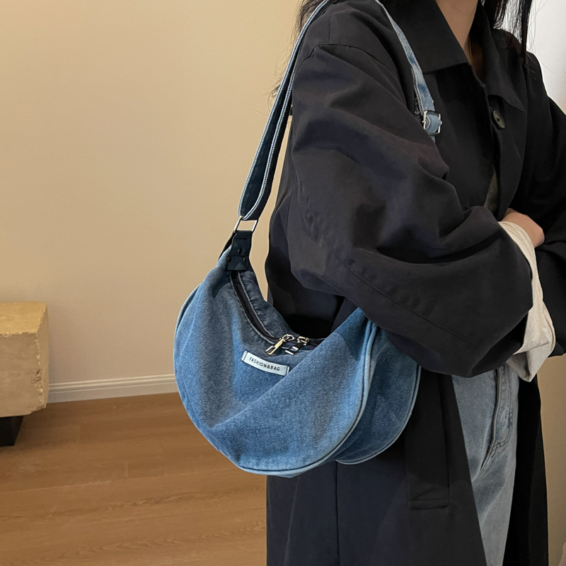 Women's Denim Solid Color Classic Style Square Zipper Shoulder Bag display picture 19