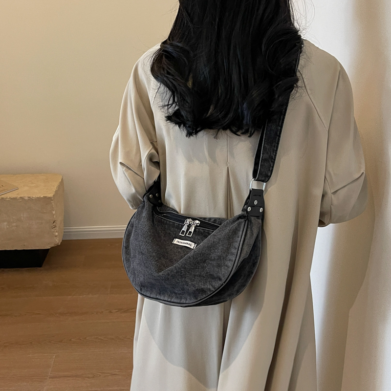 Women's Denim Solid Color Classic Style Square Zipper Shoulder Bag display picture 2